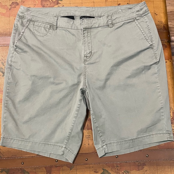 Lane Bryant Womens Plus 16 Olive Green/Khaki Beach Casual Bermuda Summer Shorts - Picture 1 of 13